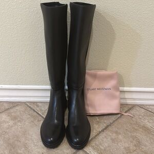 New STUART WEITZMAN Leather Boots. Black. Size 7.5.